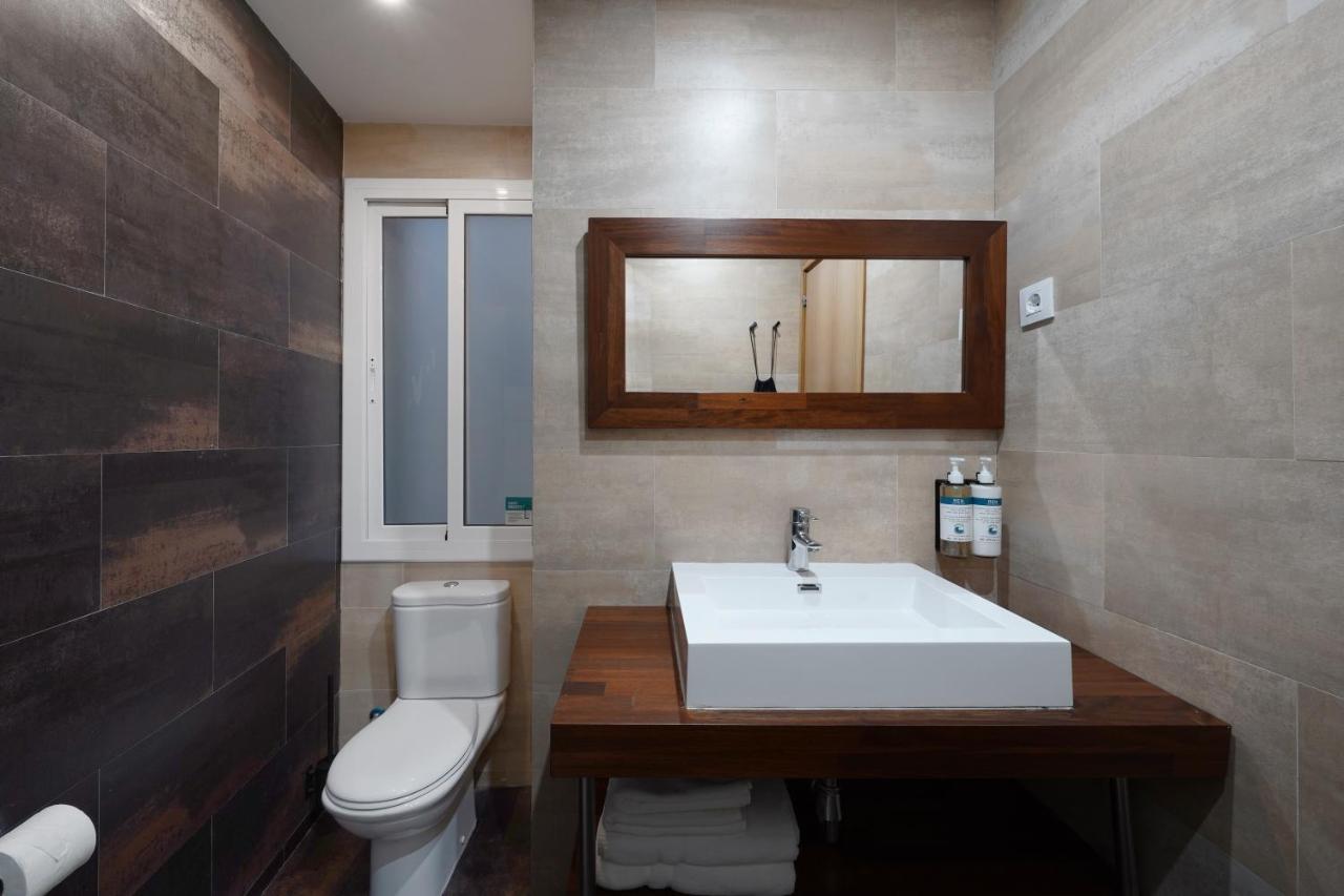 Numa Barcelona Lustre Apartment Bagian luar foto